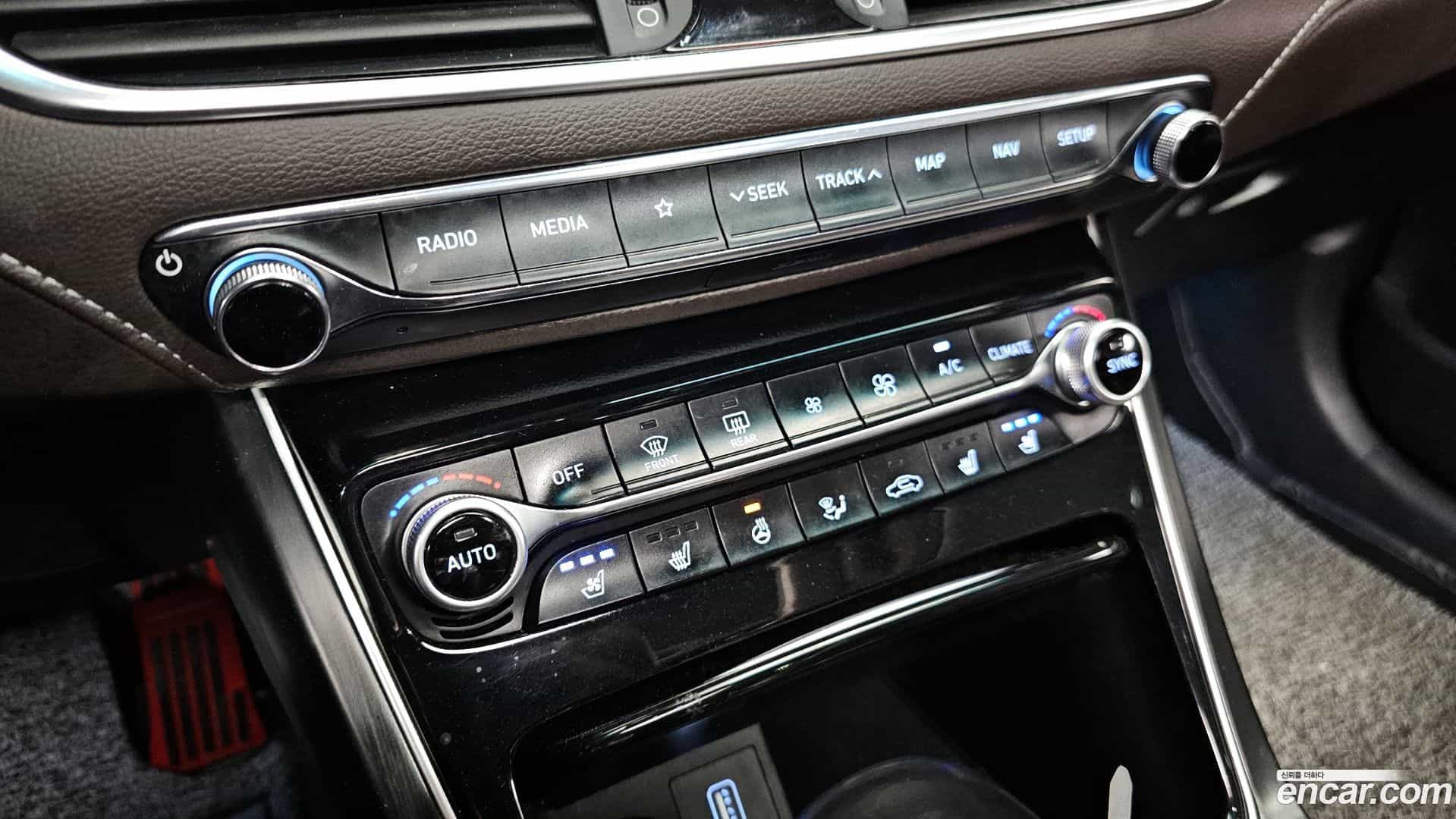 Grandeur Hyundai 2017.9-OPTION-024