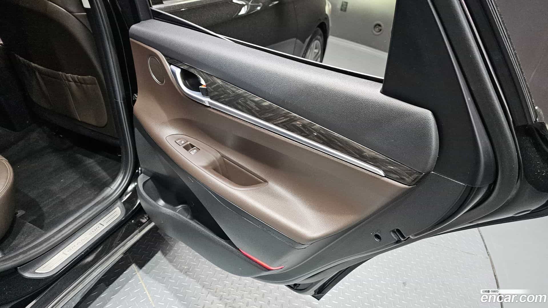 Grandeur Hyundai 2017.9-INNER-035