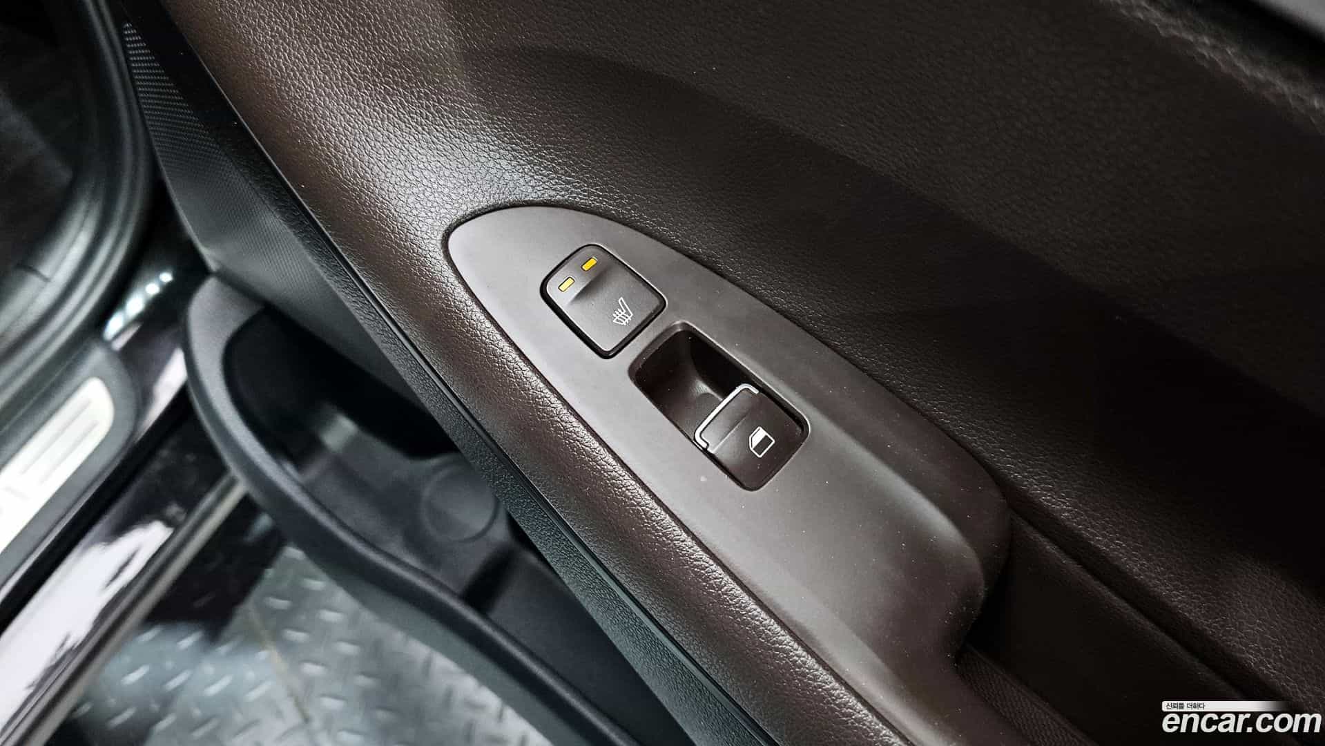 Grandeur Hyundai 2017.9-OPTION-047