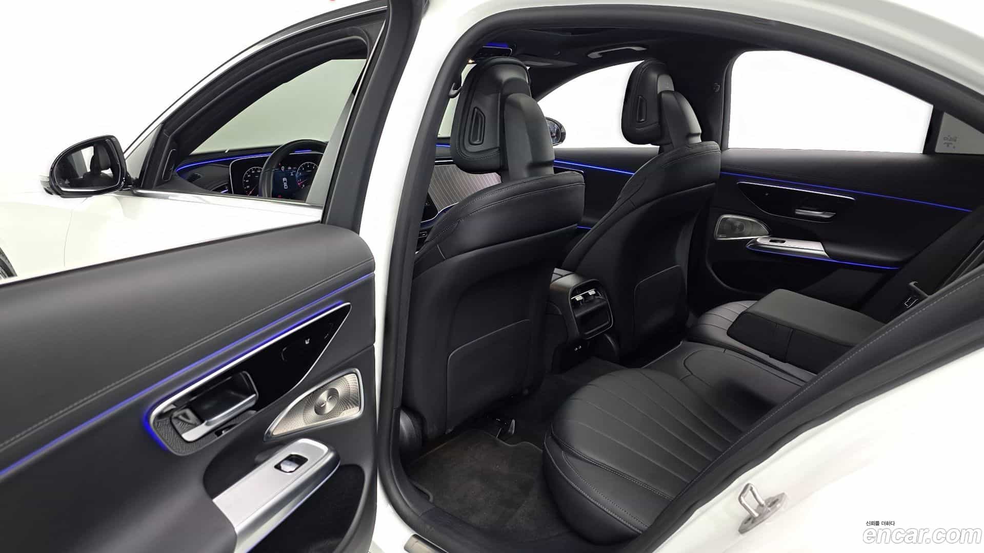 E-Class Mercedes-Benz 2024.7-OPTION-015