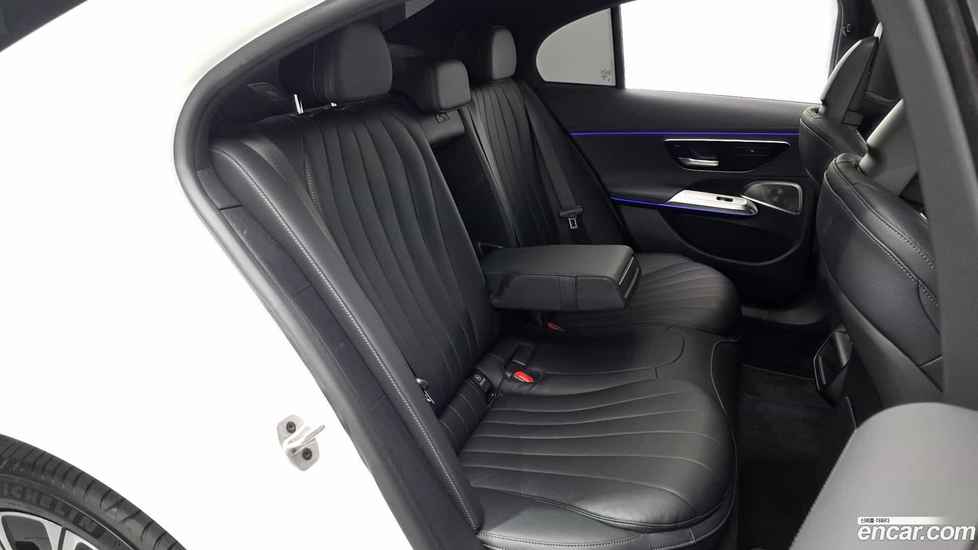 E-Class Mercedes-Benz 2024.7-OPTION-016
