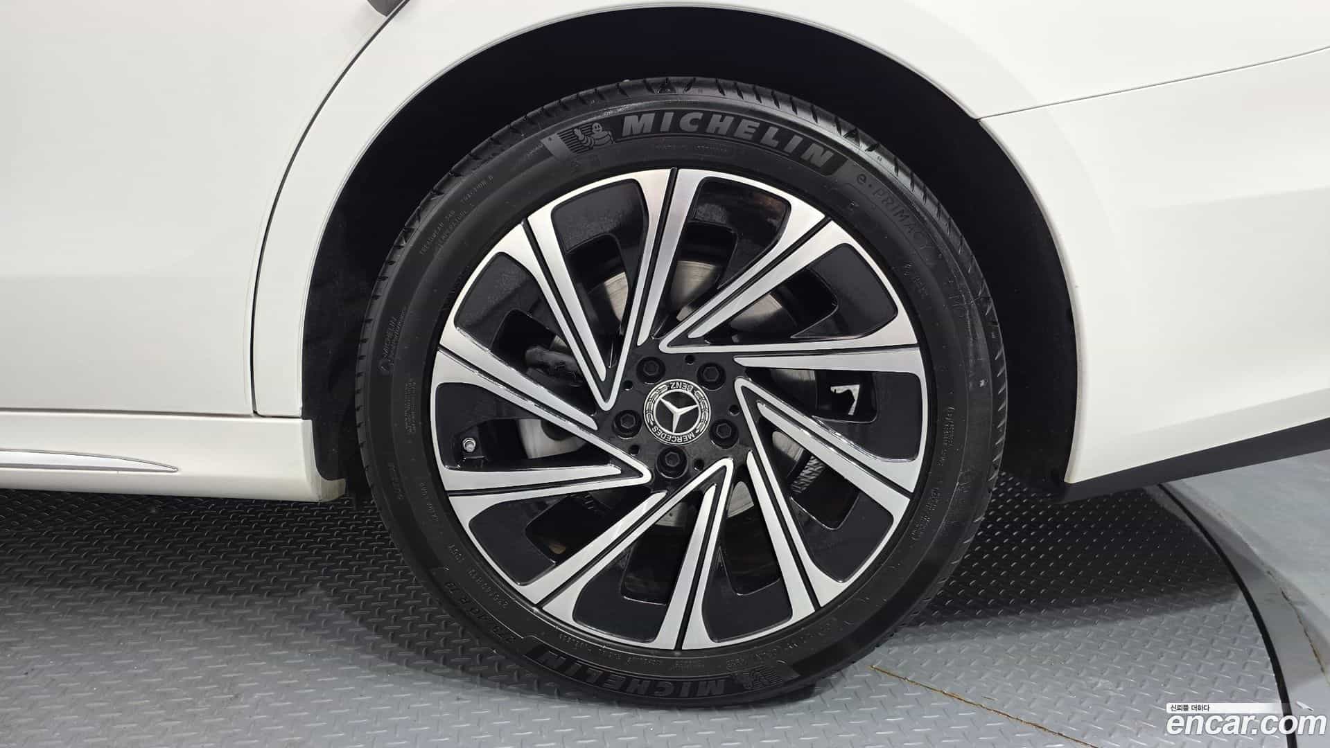 E-Class Mercedes-Benz 2024.7-OUTER-031