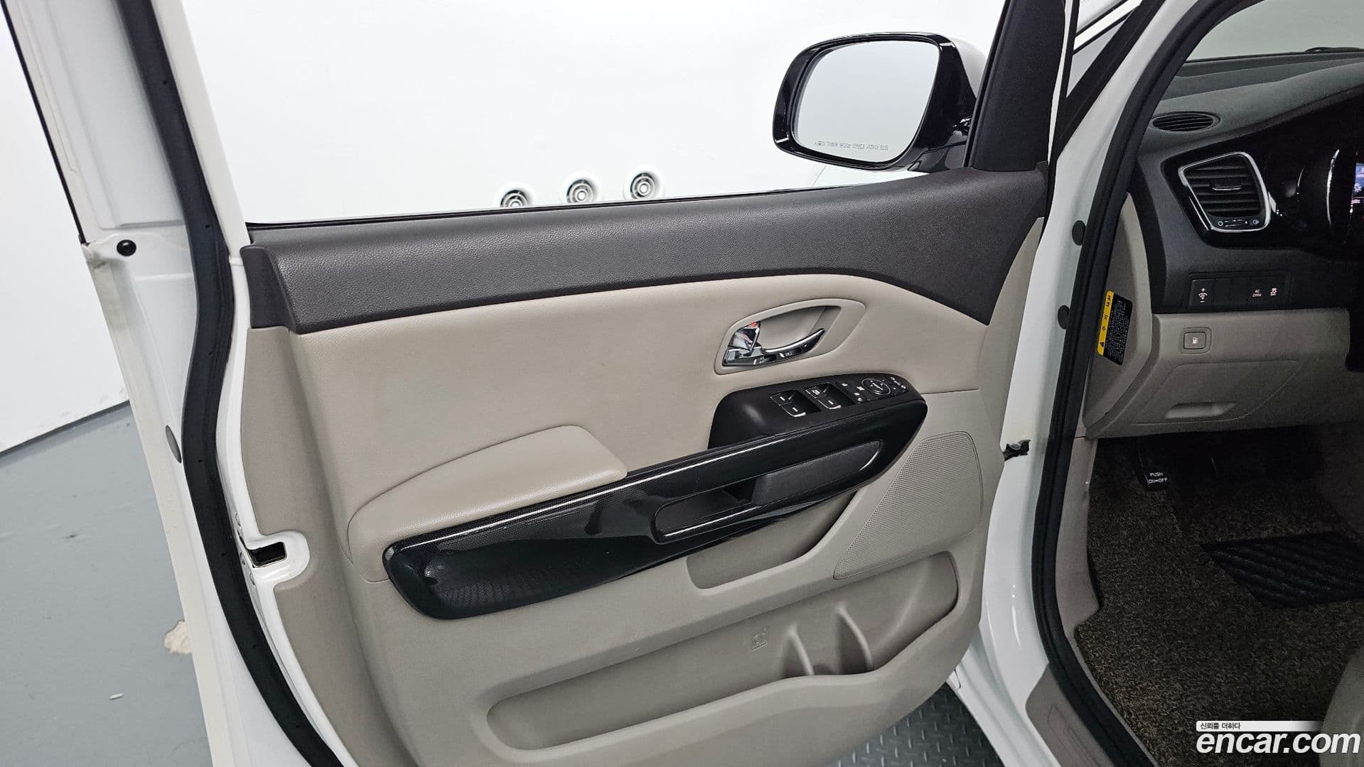 Main__Slider__Photo:Canival Kia 2016.5-23