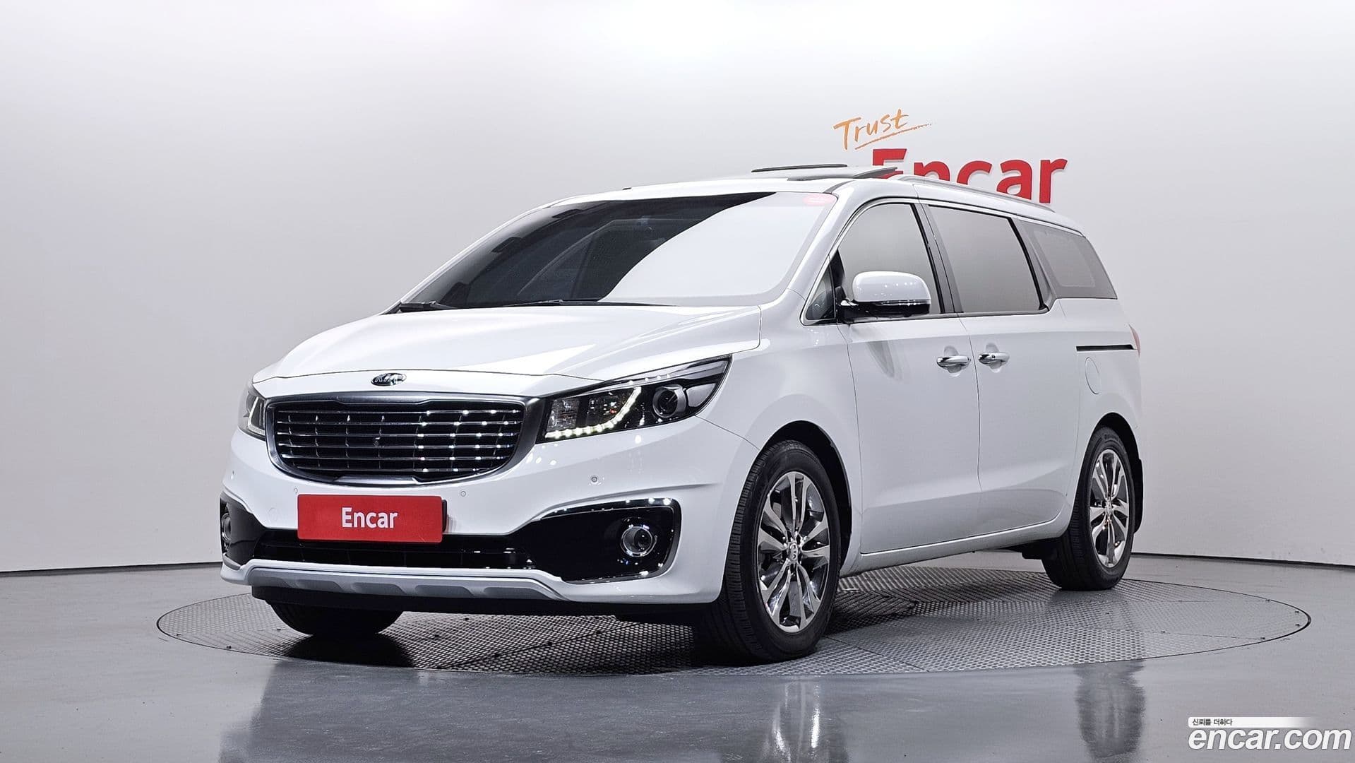 Main__Slider__Photo:Canival Kia 2017.6-0