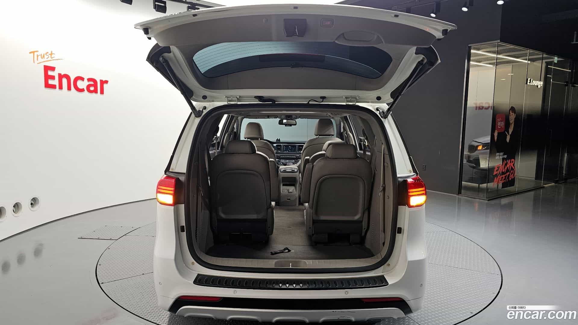 Canival Kia 2017.6-OPTION-024