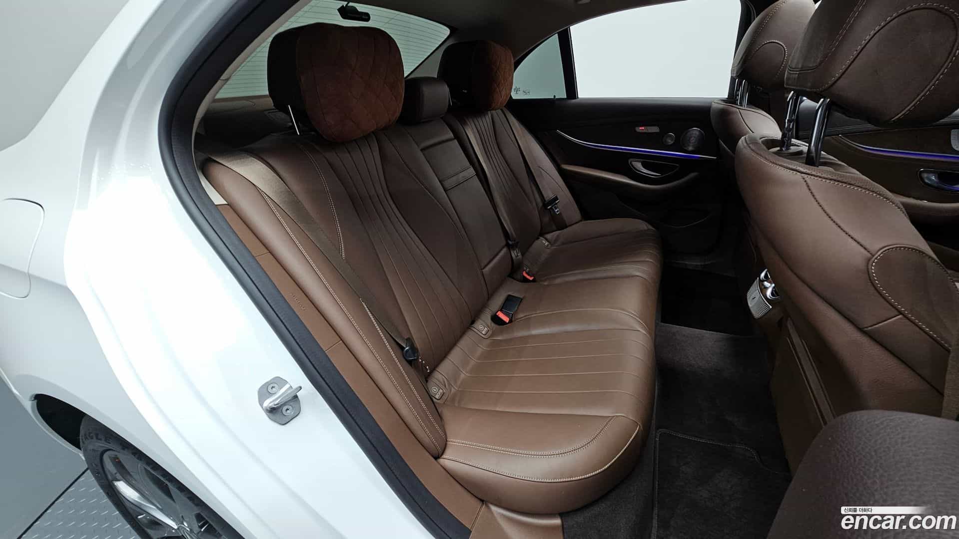 E-Class Mercedes-Benz 2018.0-OPTION-015