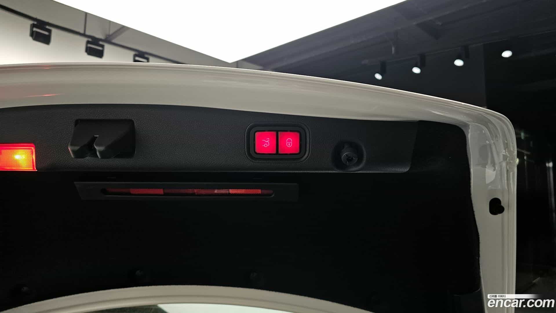 E-Class Mercedes-Benz 2018.0-OPTION-024