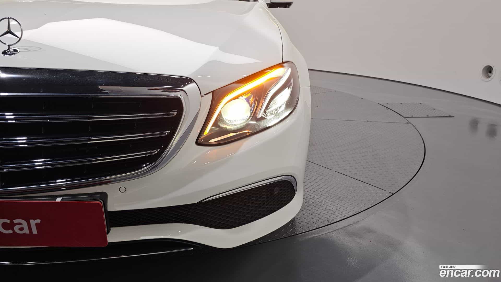 E-Class Mercedes-Benz 2018.0-OUTER-032