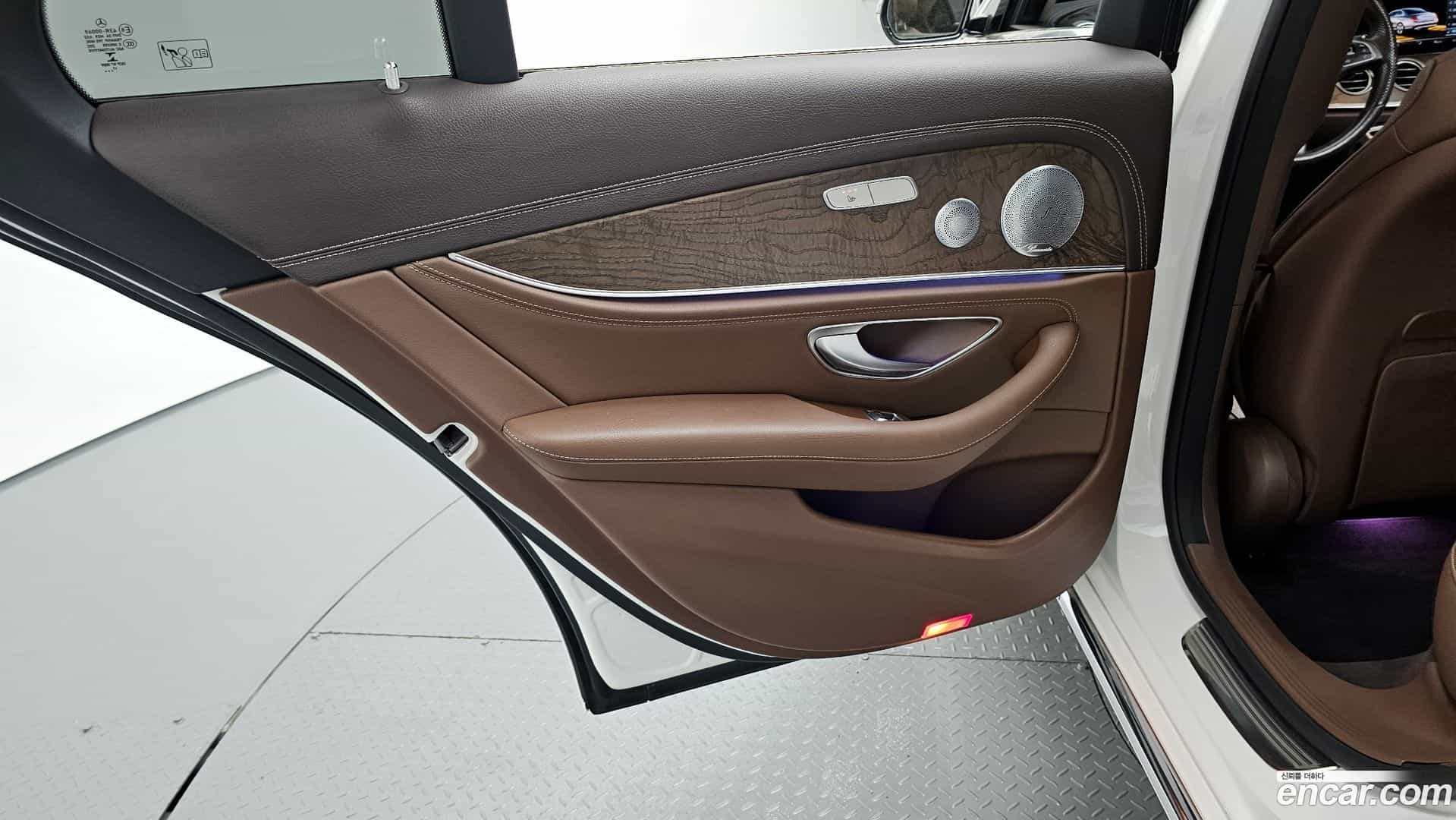 E-Class Mercedes-Benz 2018.0-INNER-035