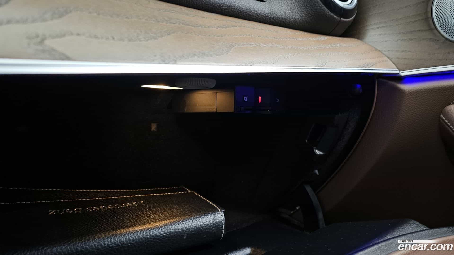 E-Class Mercedes-Benz 2018.0-OPTION-047