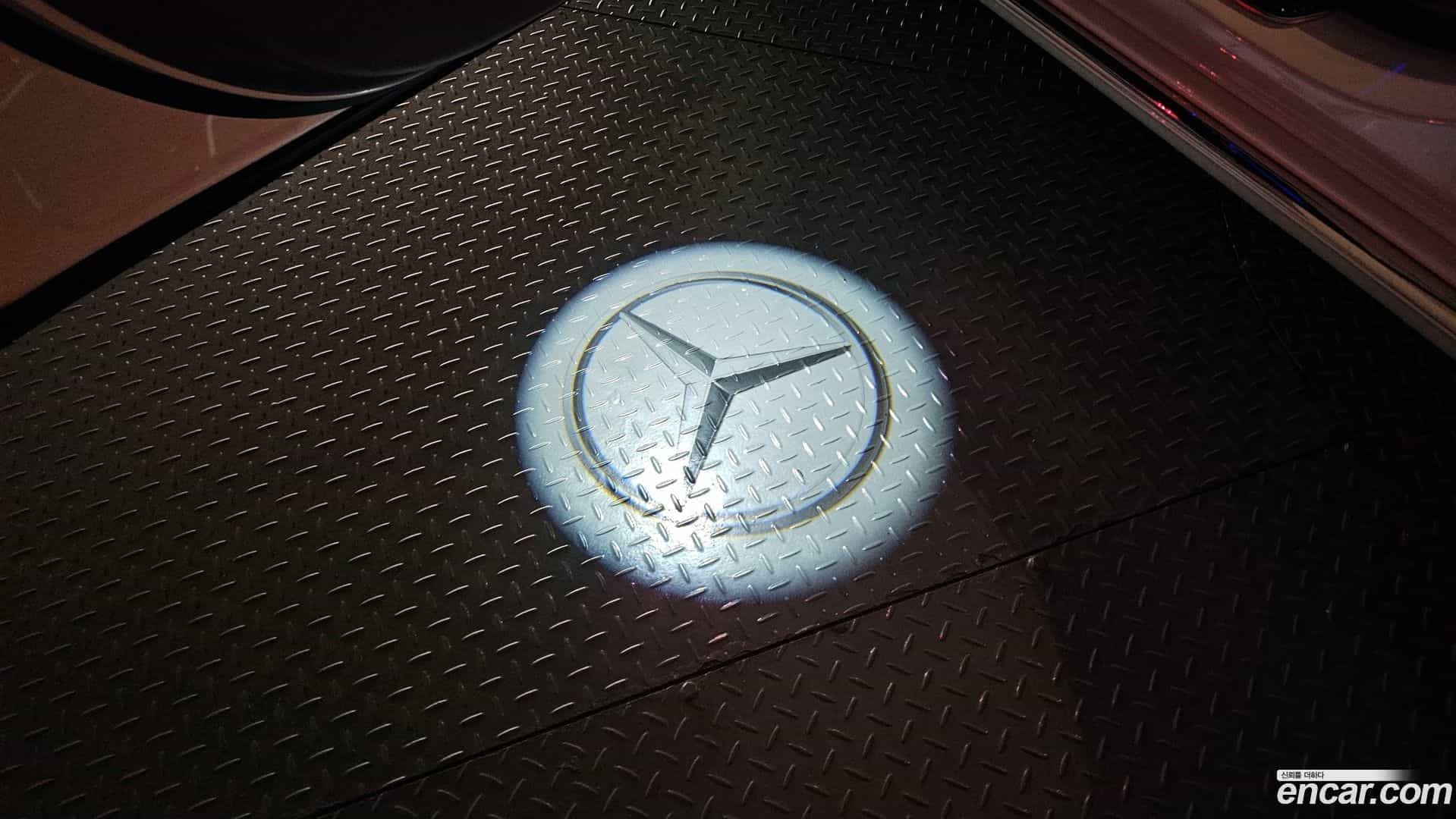 E-Class Mercedes-Benz 2018.0-OPTION-048