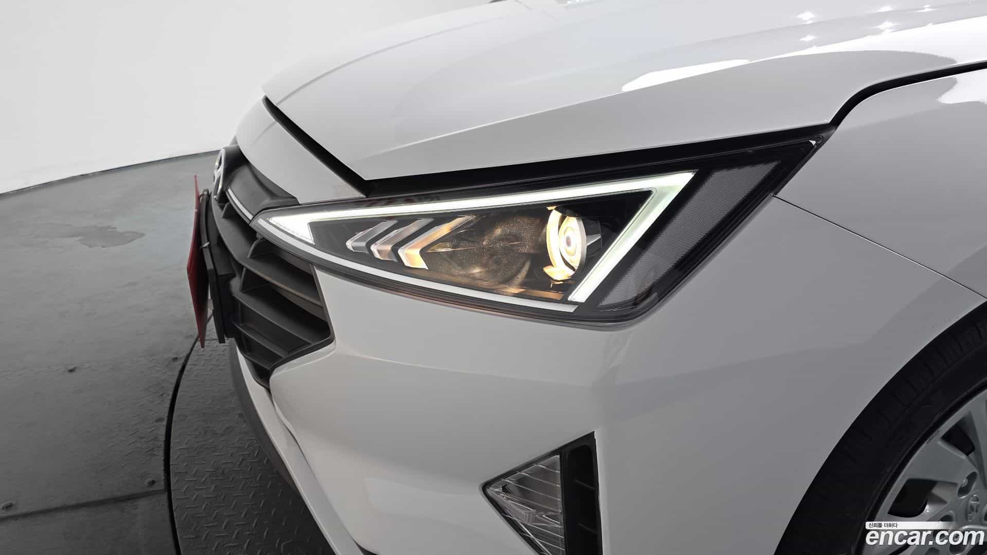 AVANTE Hyundai 2020.1-OUTER-032
