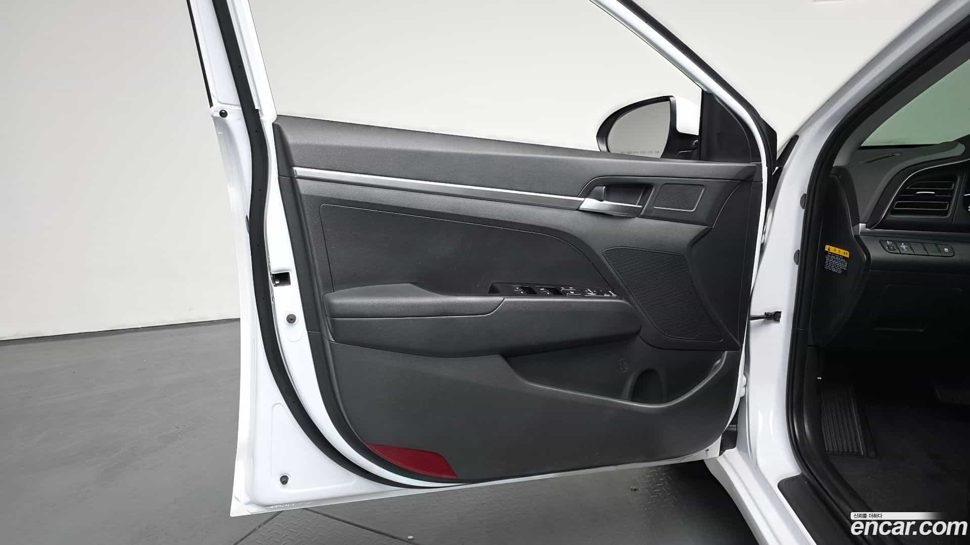 AVANTE Hyundai 2020.1-INNER-034