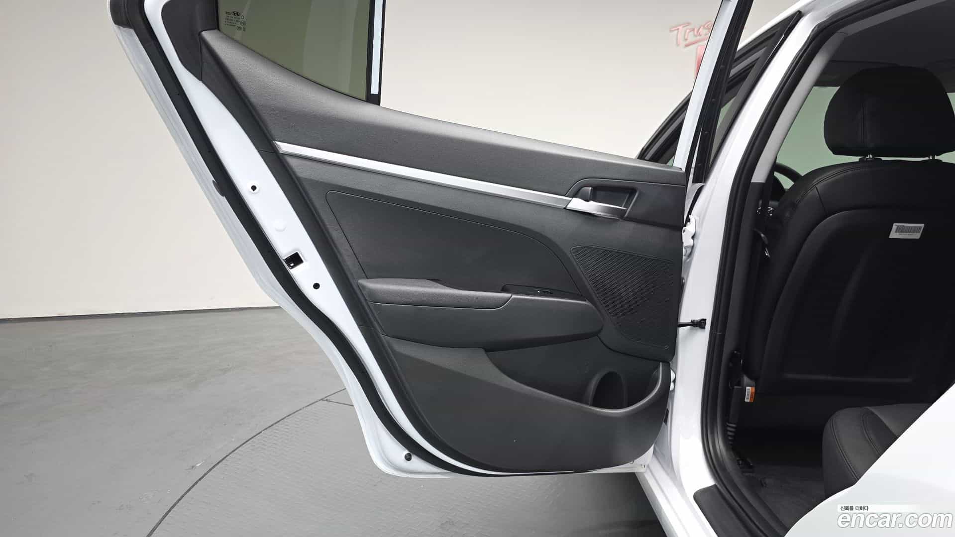 AVANTE Hyundai 2020.1-INNER-035