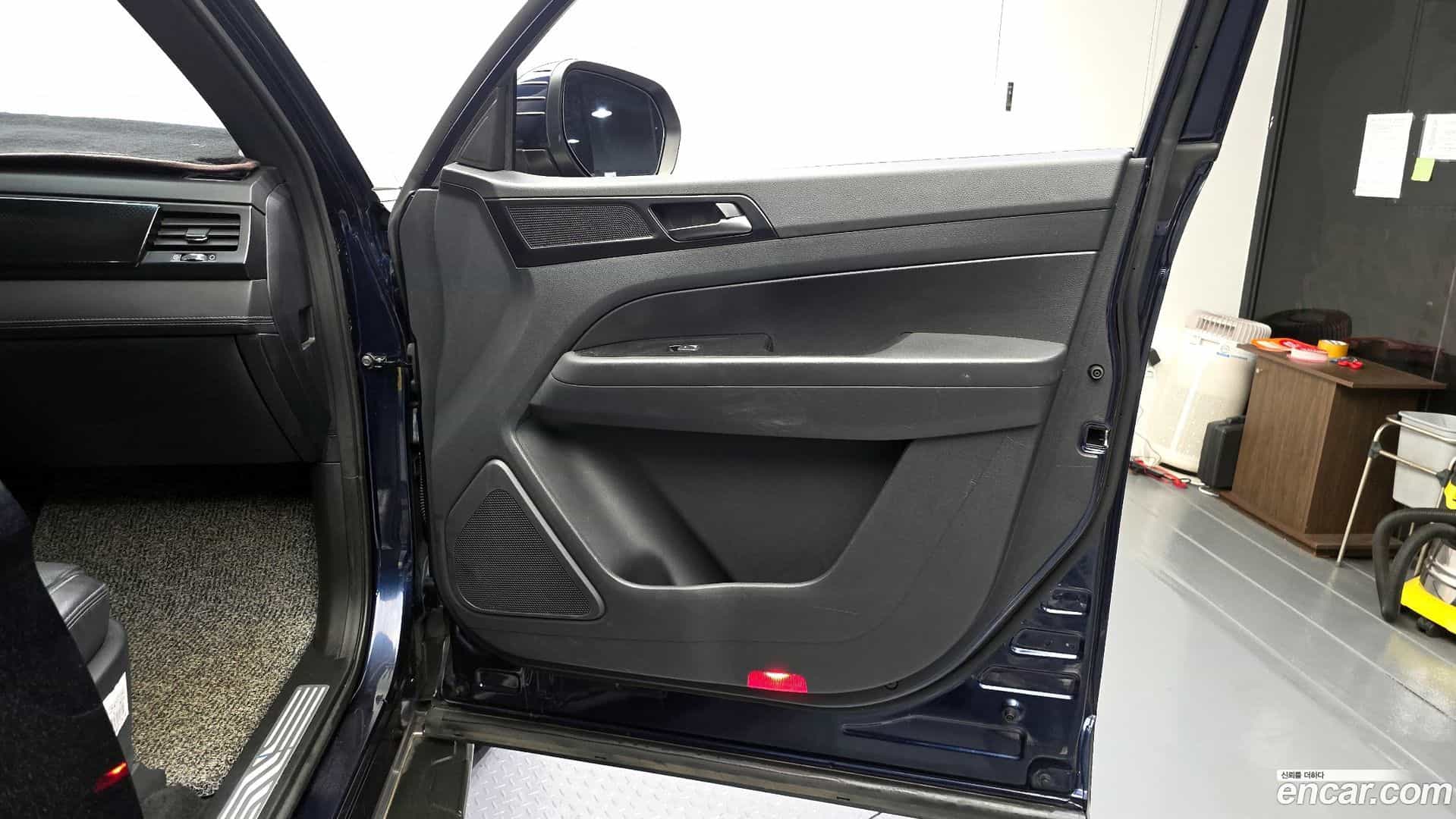 Rexton KG Mobility 2019.11-INNER-034