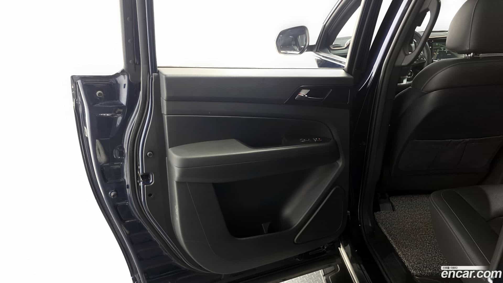 Rexton KG Mobility 2019.11-INNER-035