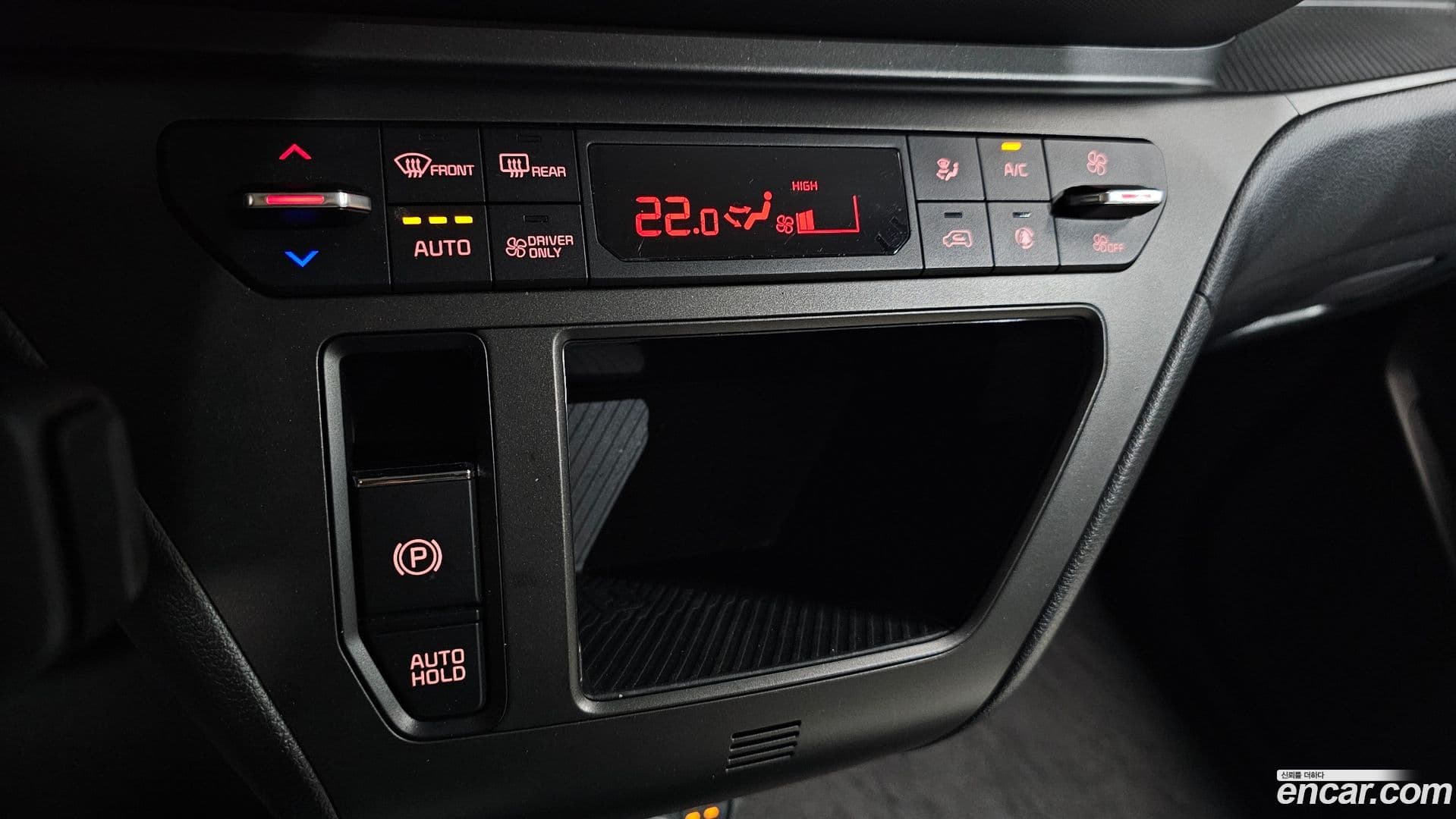 Main__Slider__Photo:RAY Kia 2024.3-26