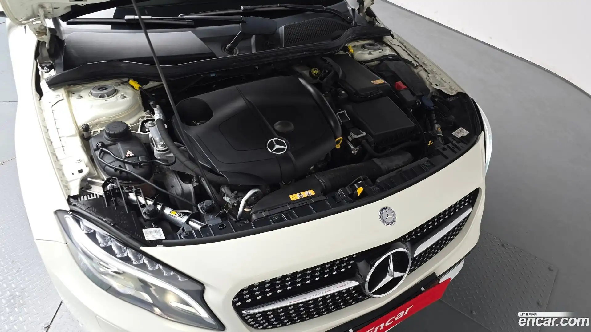 GLA-Class Mercedes-Benz 2015.11-OUTER-006