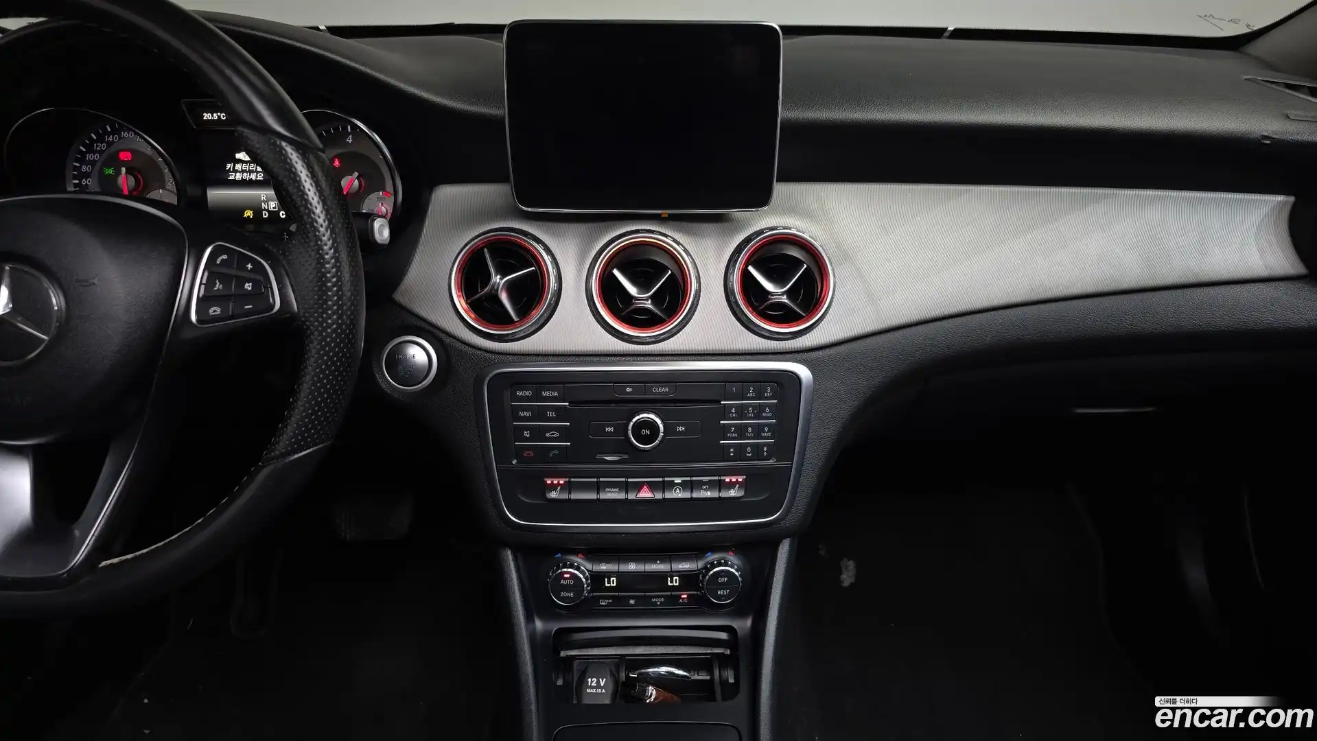 GLA-Class Mercedes-Benz 2015.11-OPTION-018