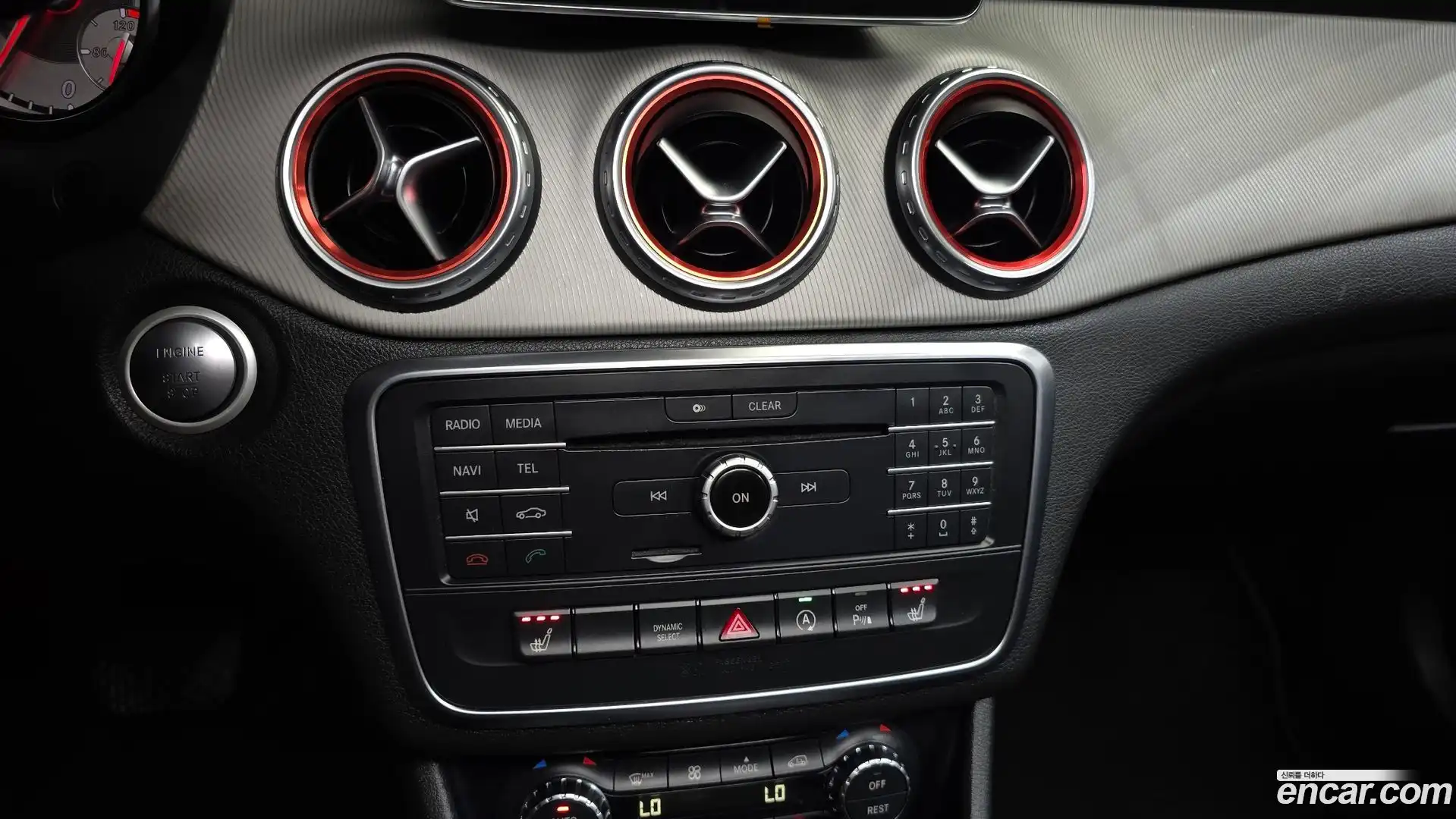 GLA-Class Mercedes-Benz 2015.11-OPTION-020