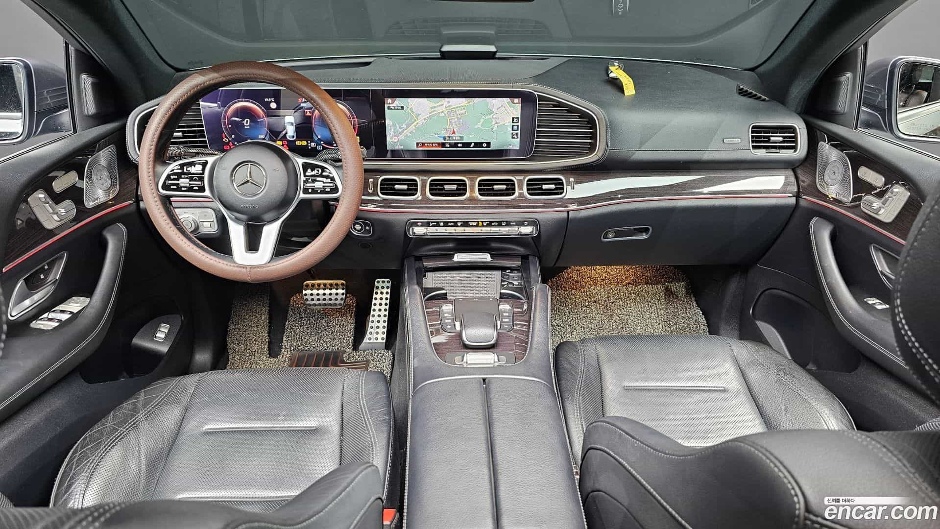 GLE-Class Mercedes-Benz 2020.11-INNER-007