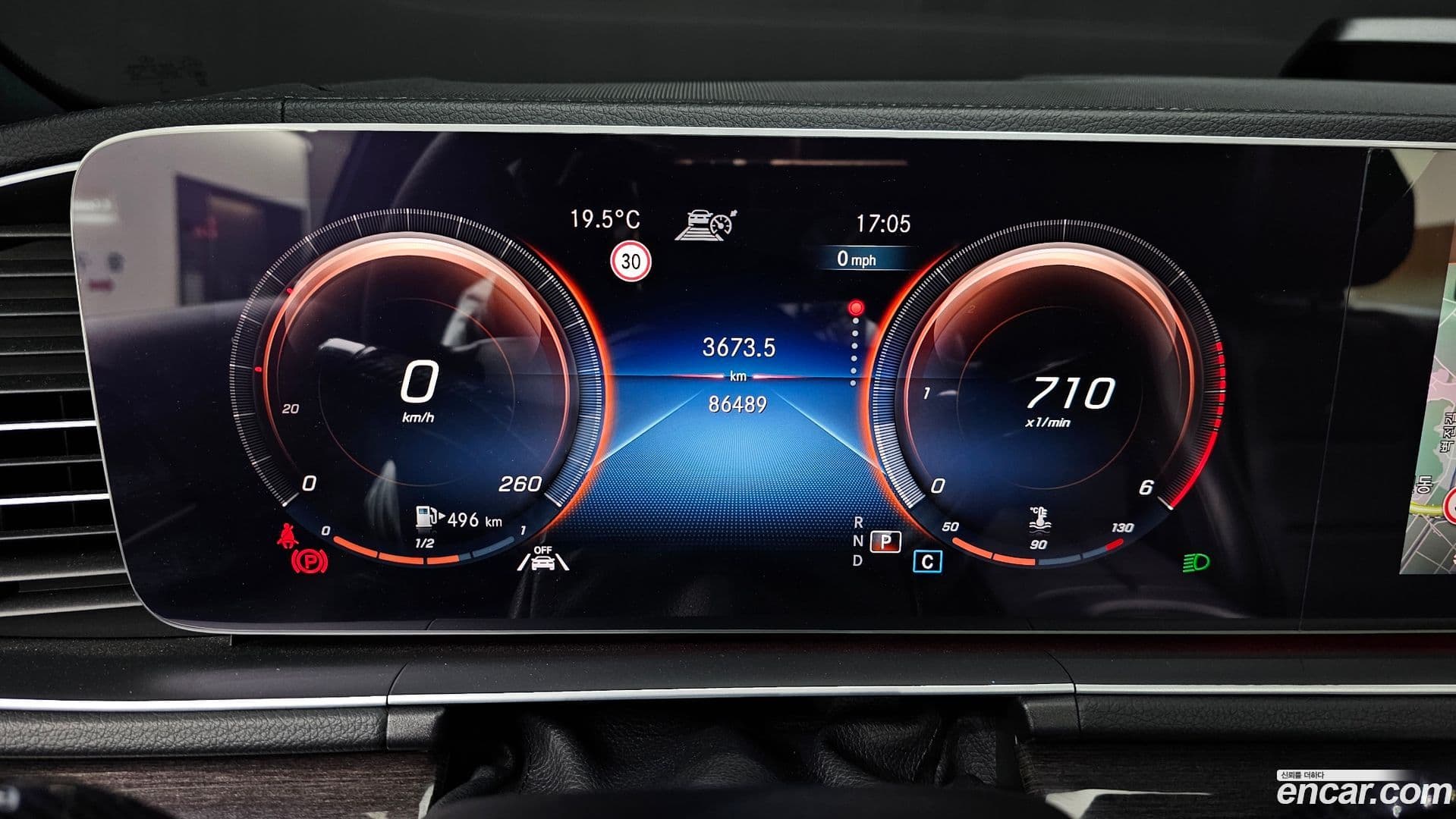 Main__Slider__Photo:GLE-Class Mercedes-Benz 2020.11-7