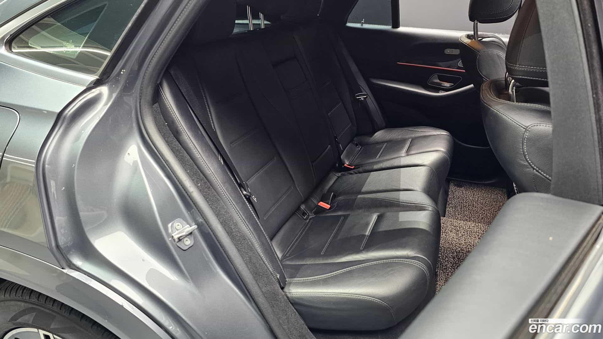 GLE-Class Mercedes-Benz 2020.11-OPTION-015