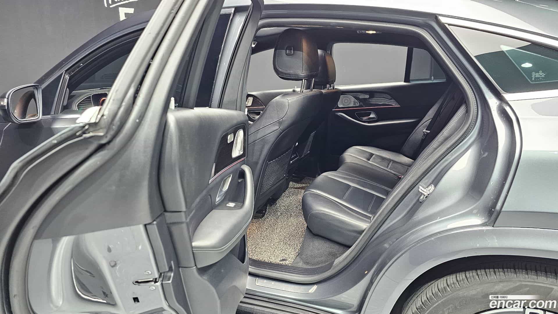 GLE-Class Mercedes-Benz 2020.11-OPTION-040