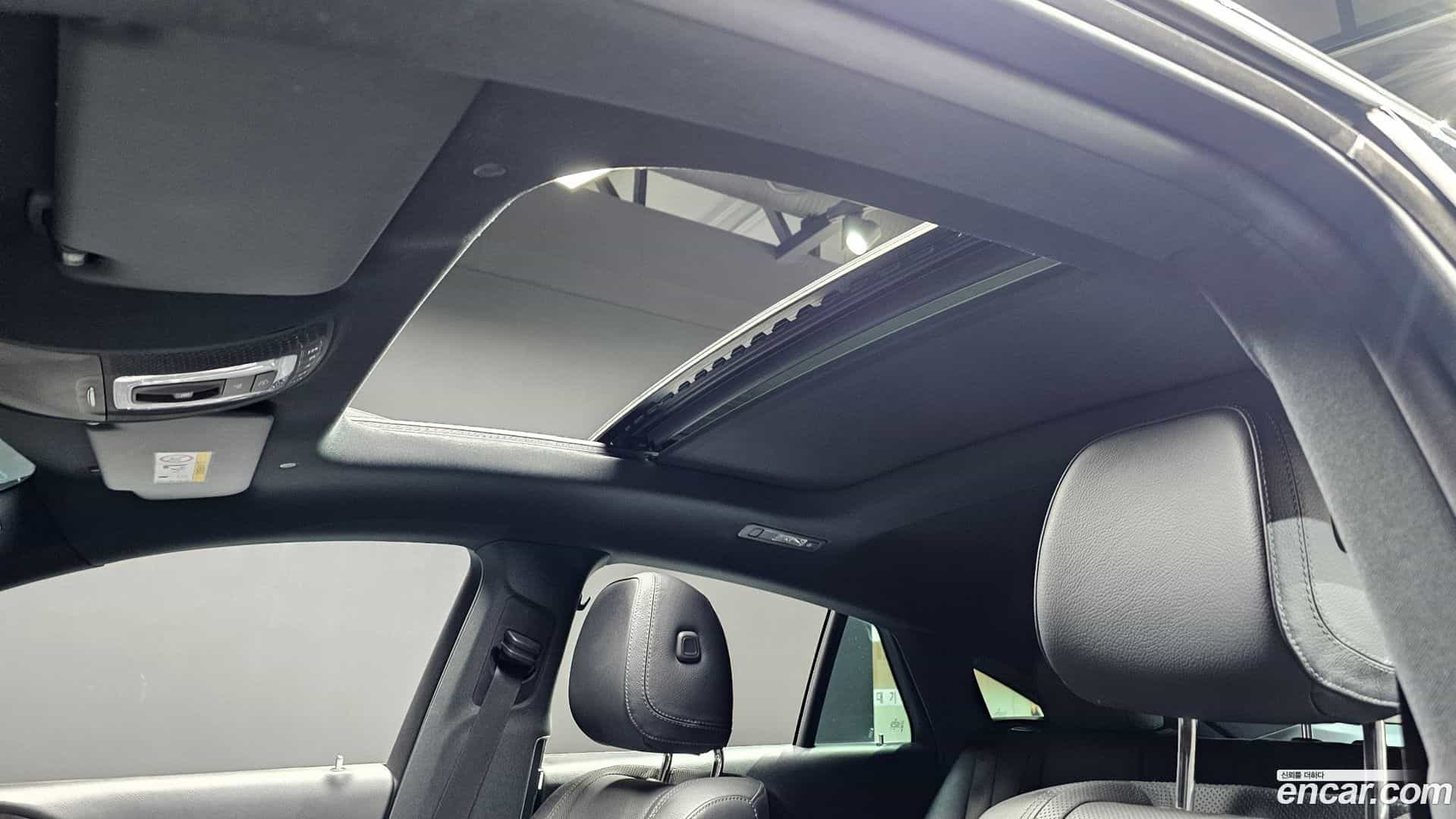 GLE-Class Mercedes-Benz 2020.11-OPTION-044