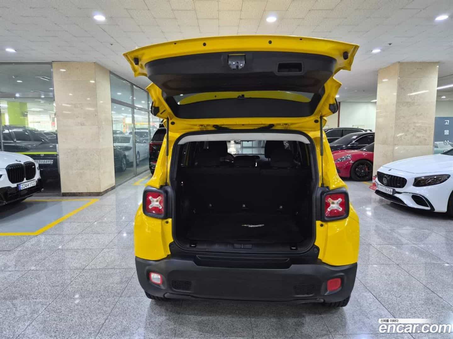 Renegade Jeep 2018.11-OUTER-005