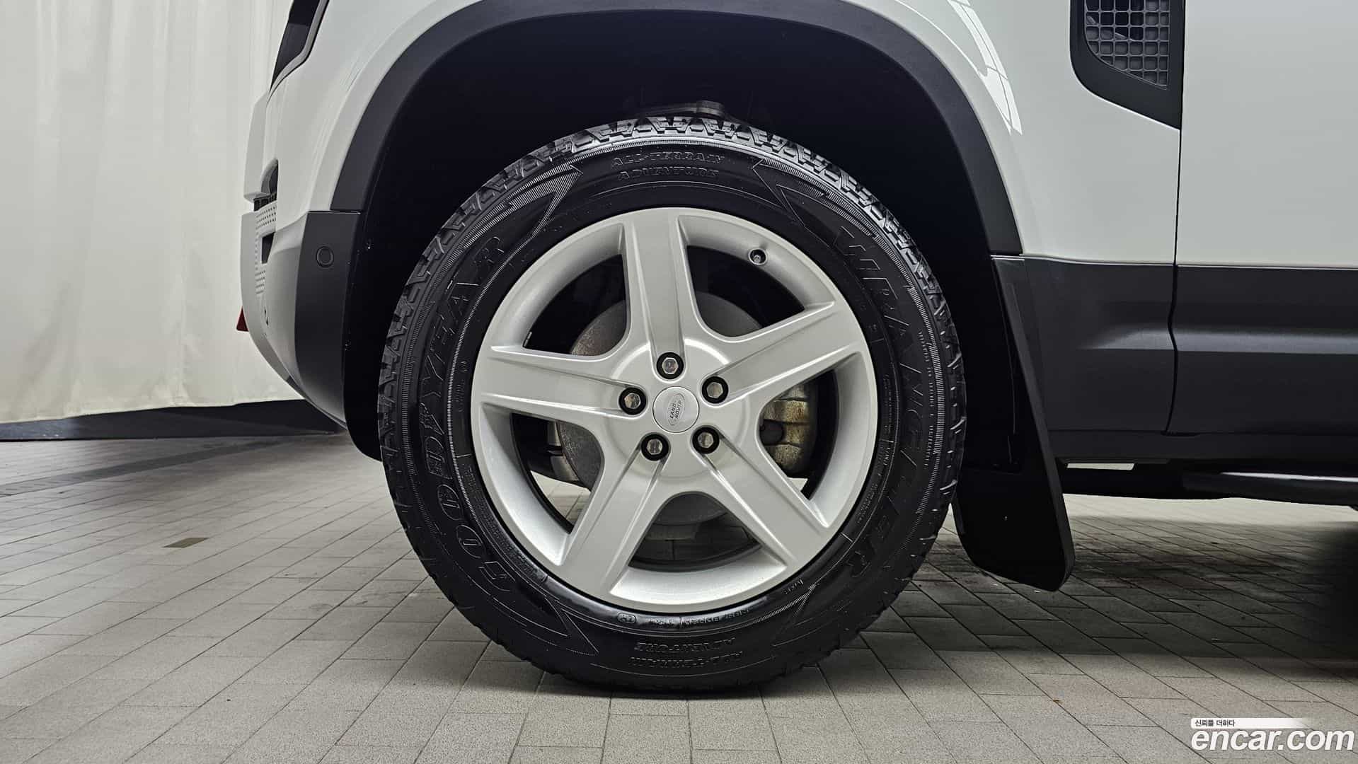 Defender Land Rover 2023.2-OUTER-005