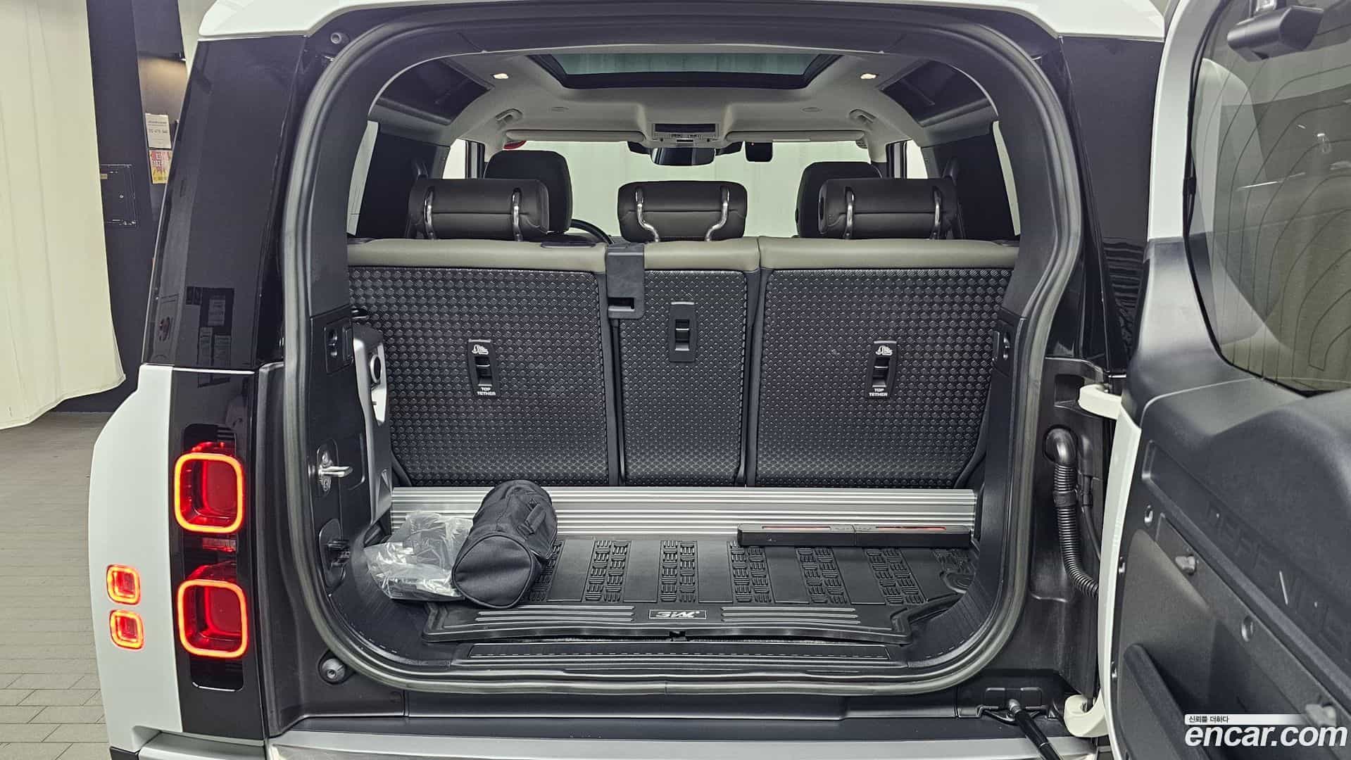 Defender Land Rover 2023.2-OPTION-023