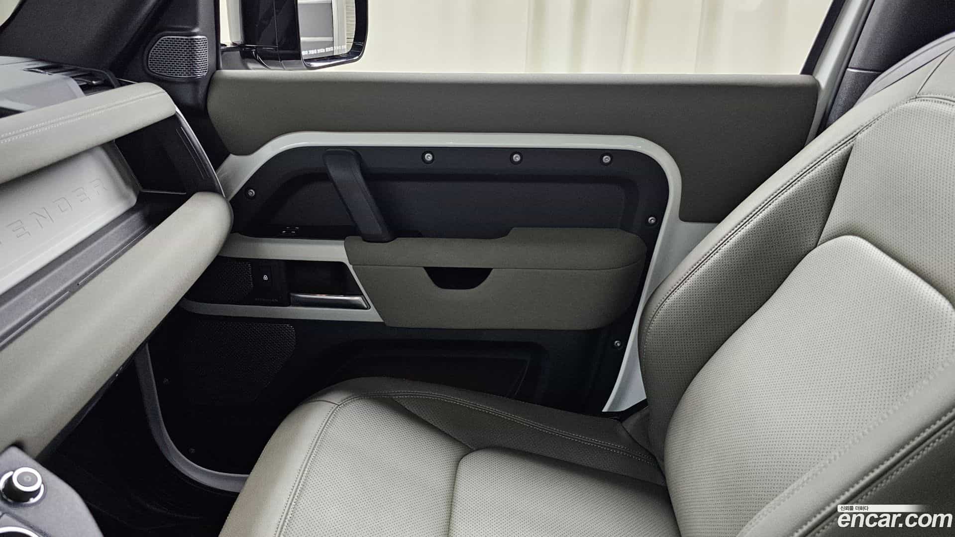 Defender Land Rover 2023.2-INNER-035