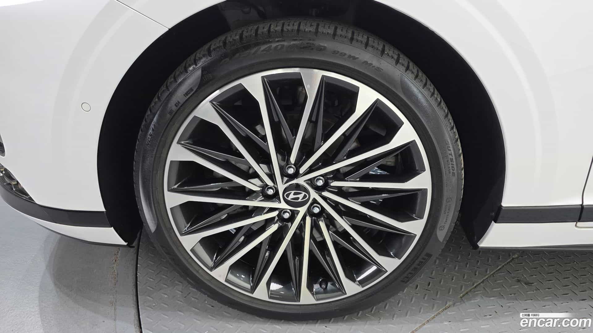 Grandeur Hyundai 2023.0-OUTER-005