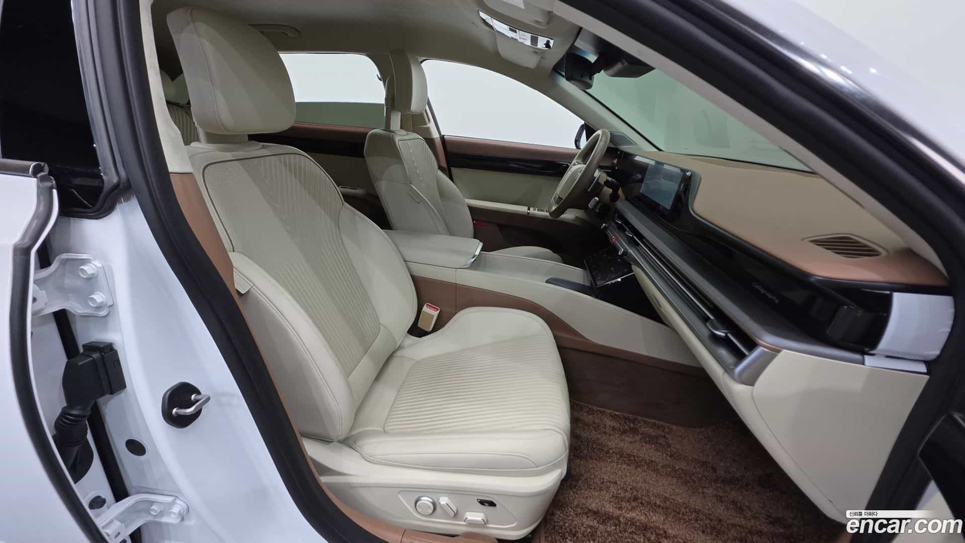 Grandeur Hyundai 2023.0-INNER-010