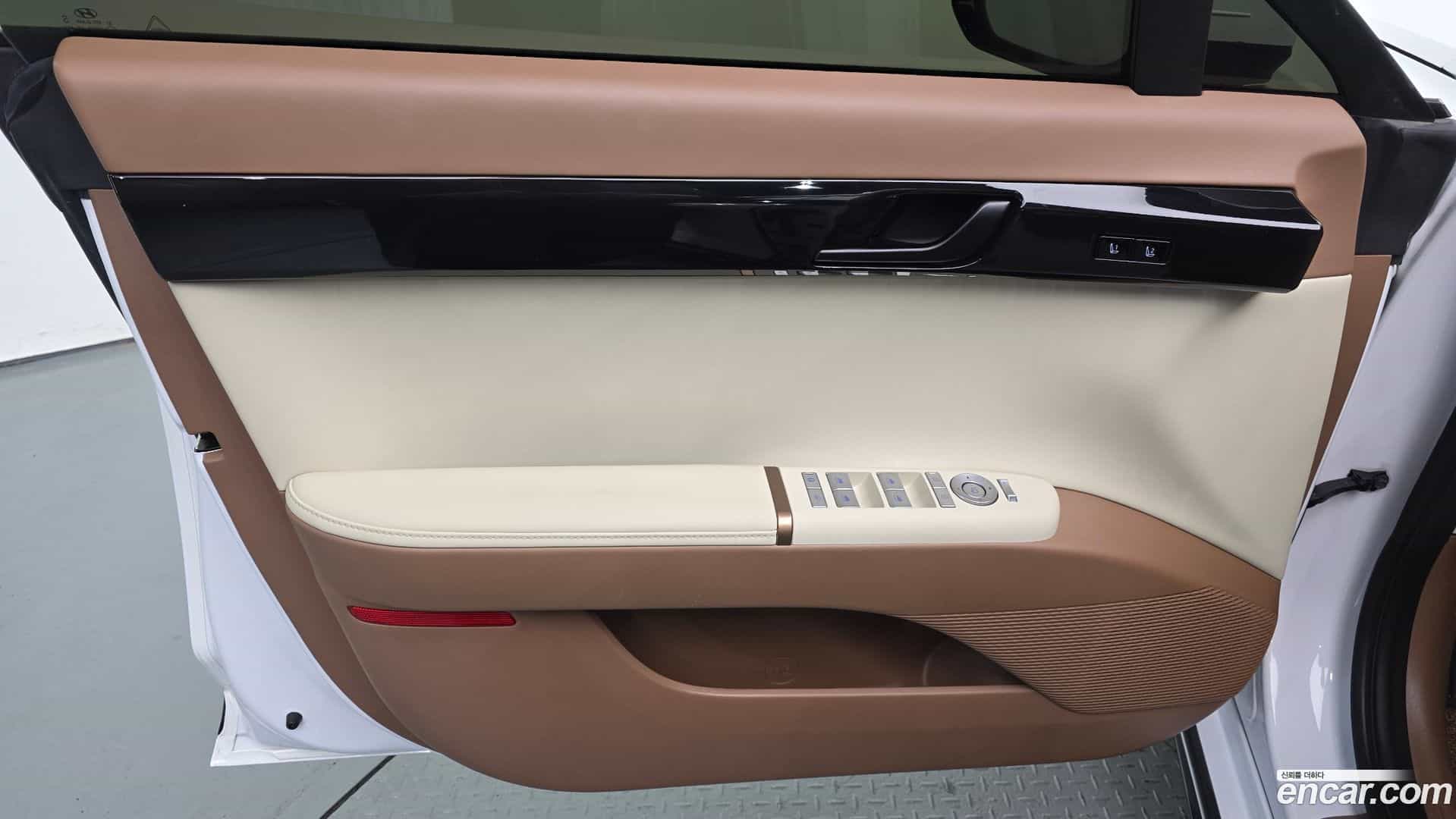Grandeur Hyundai 2023.0-INNER-034