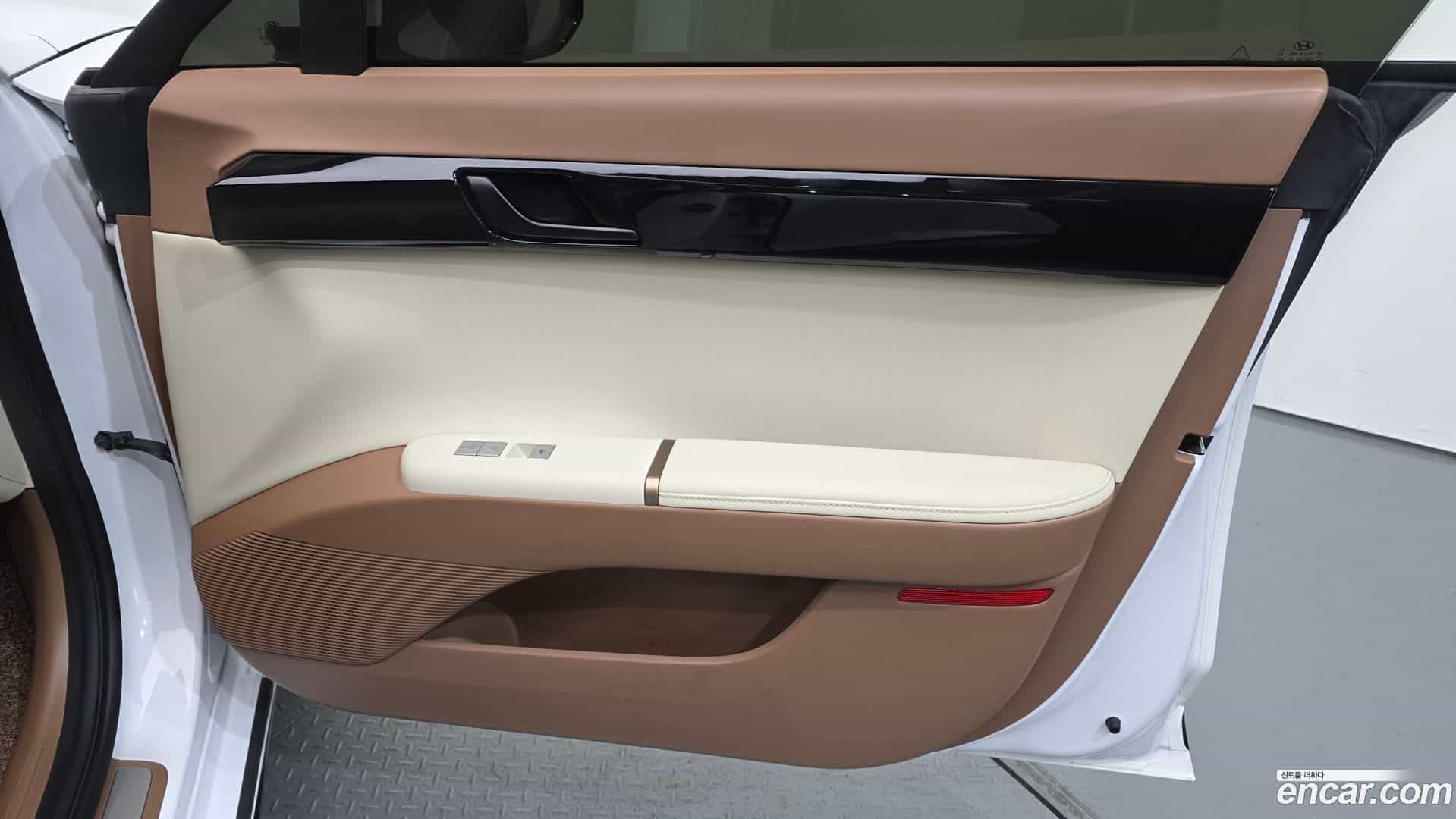 Grandeur Hyundai 2023.0-INNER-035
