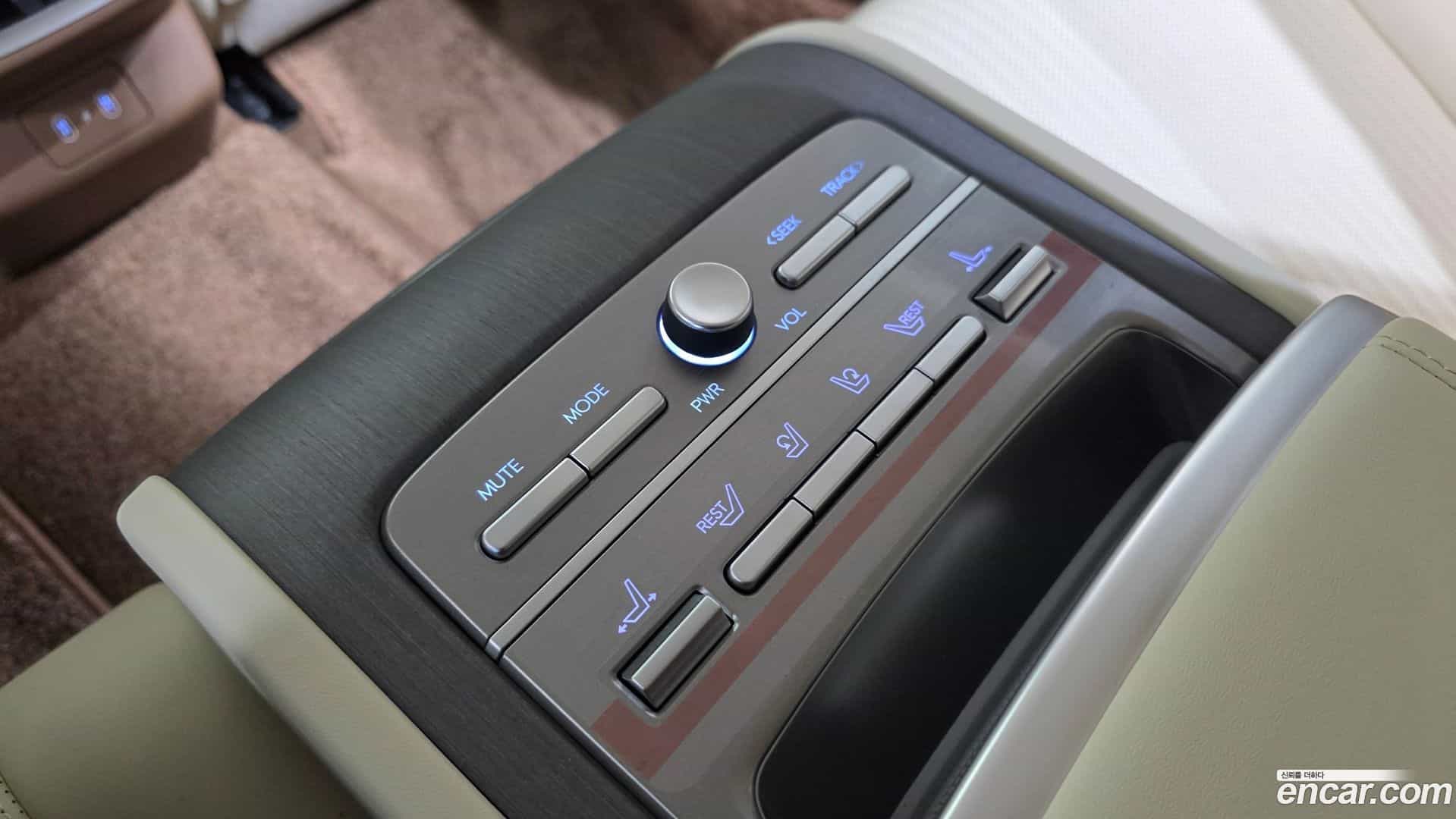 Grandeur Hyundai 2023.0-OPTION-043