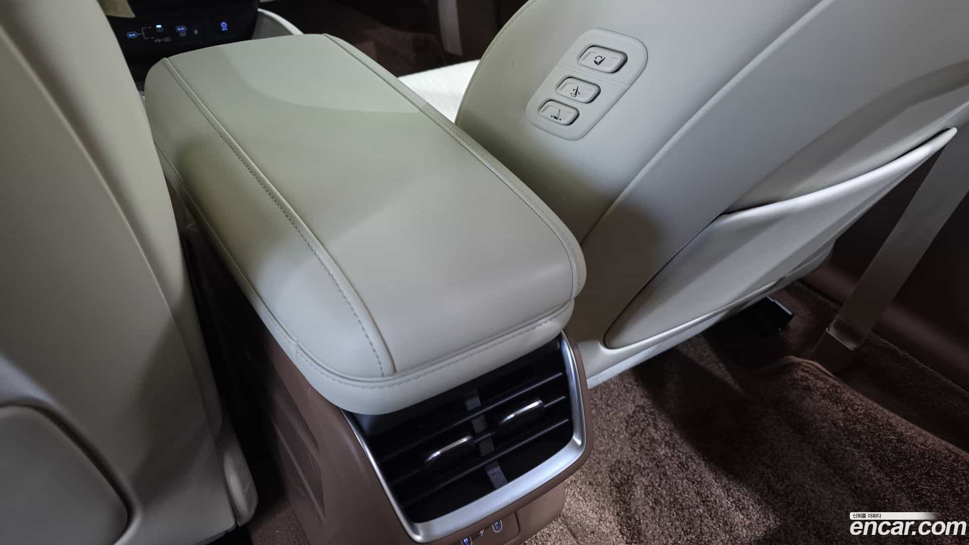 Grandeur Hyundai 2023.0-OPTION-044