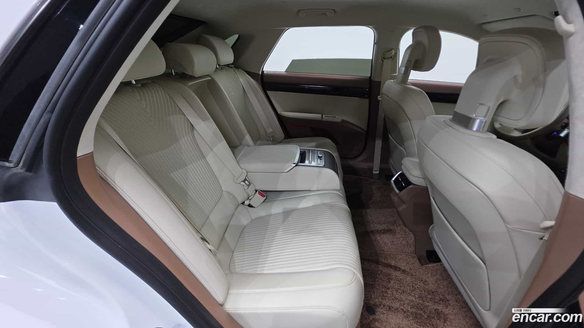 Grandeur Hyundai 2023.0-OPTION-045