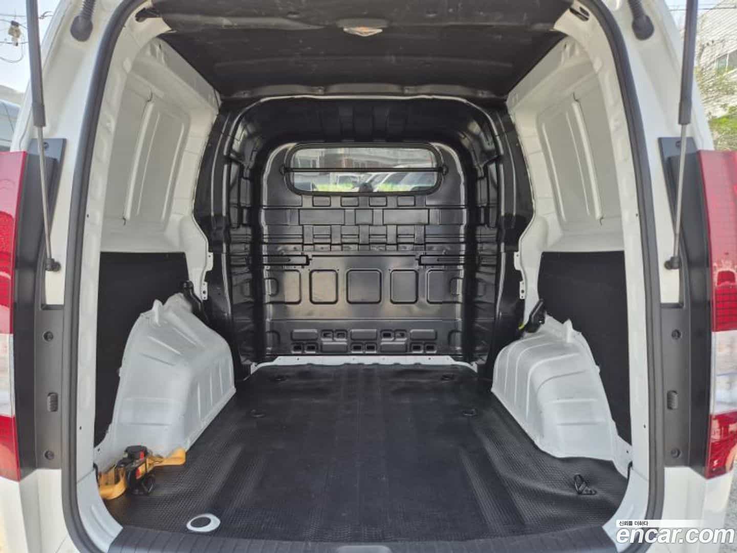 Staria Hyundai 2023.4-OUTER-006