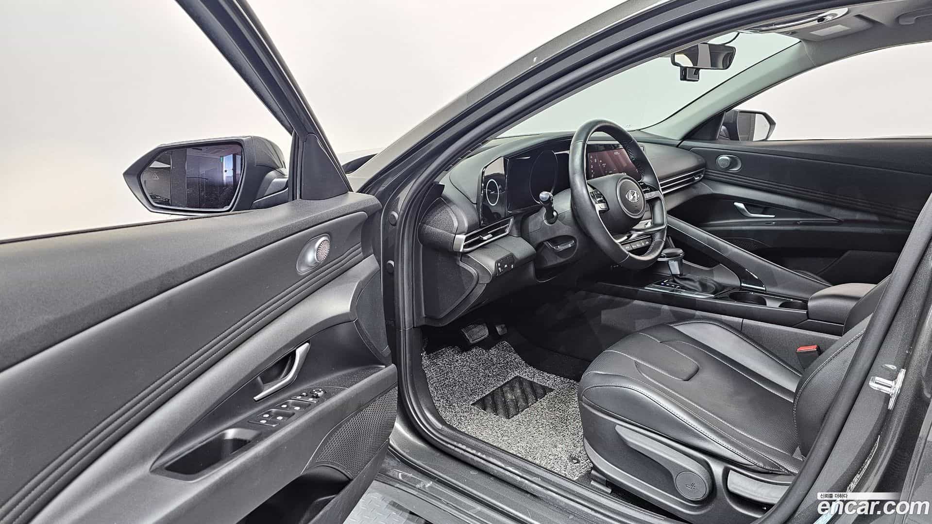 AVANTE Hyundai 2021.1-INNER-010