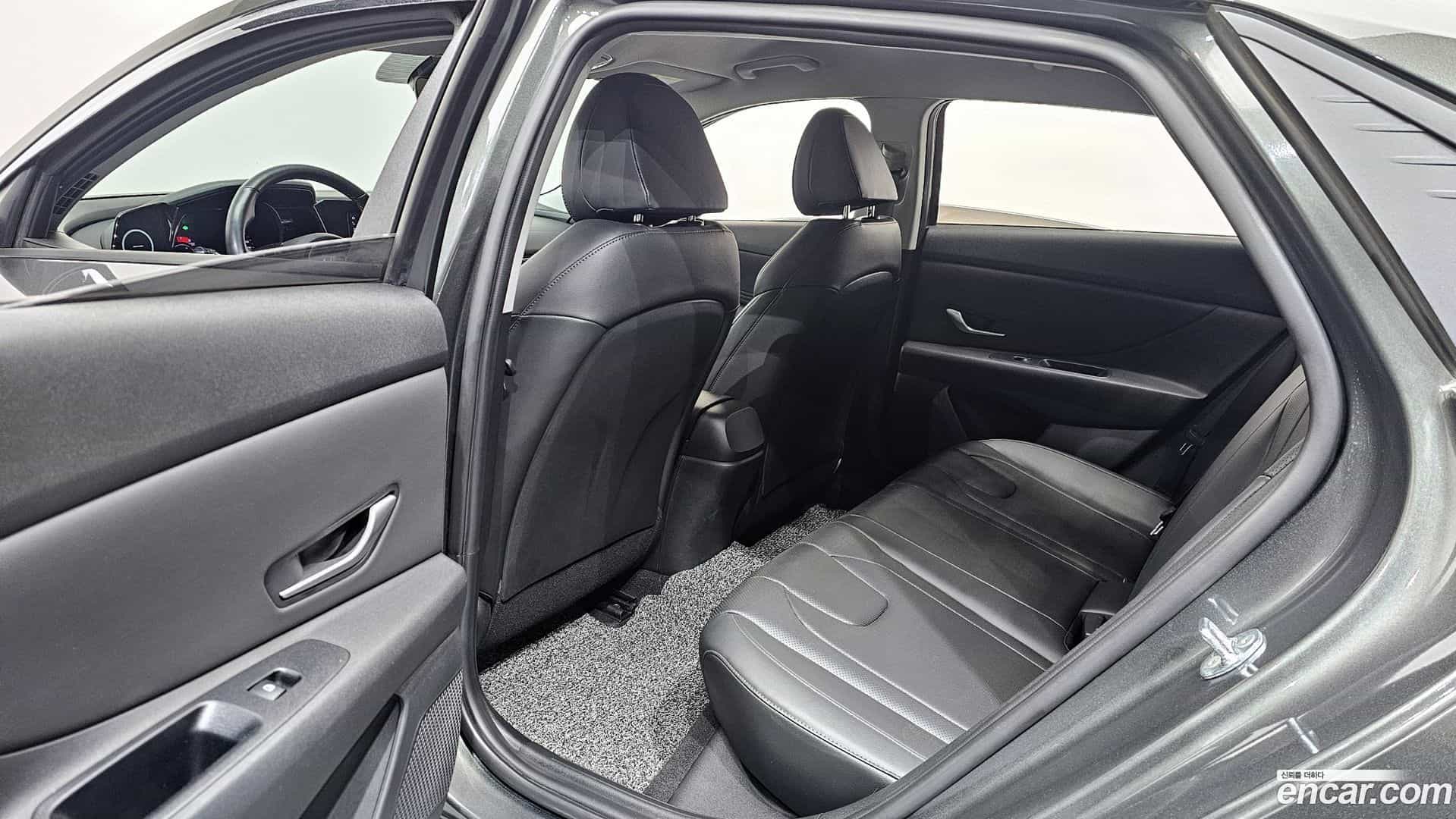 AVANTE Hyundai 2021.1-OPTION-016