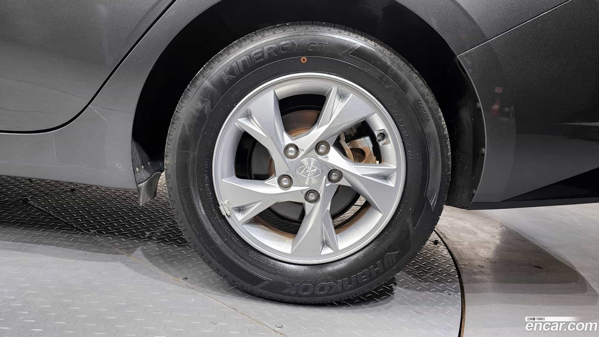 AVANTE Hyundai 2021.1-OUTER-031