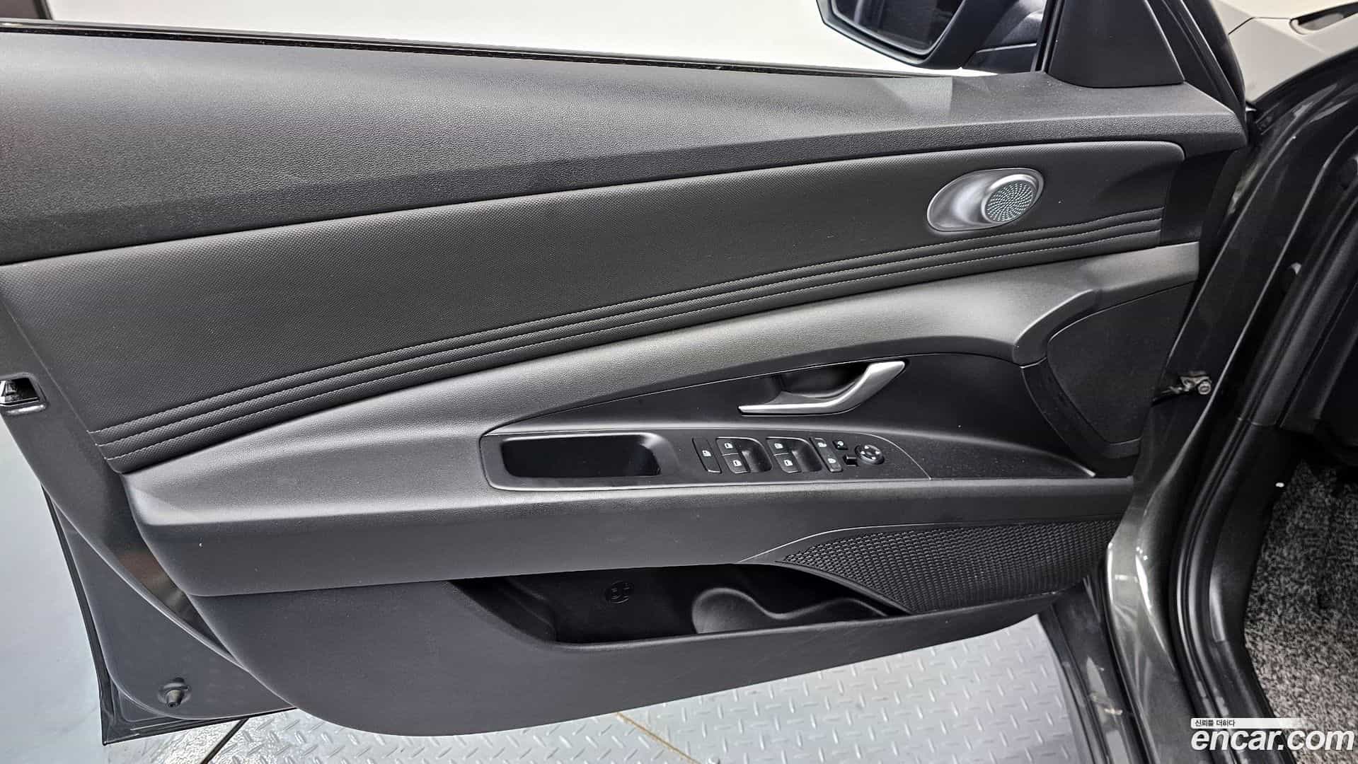 AVANTE Hyundai 2021.1-INNER-034