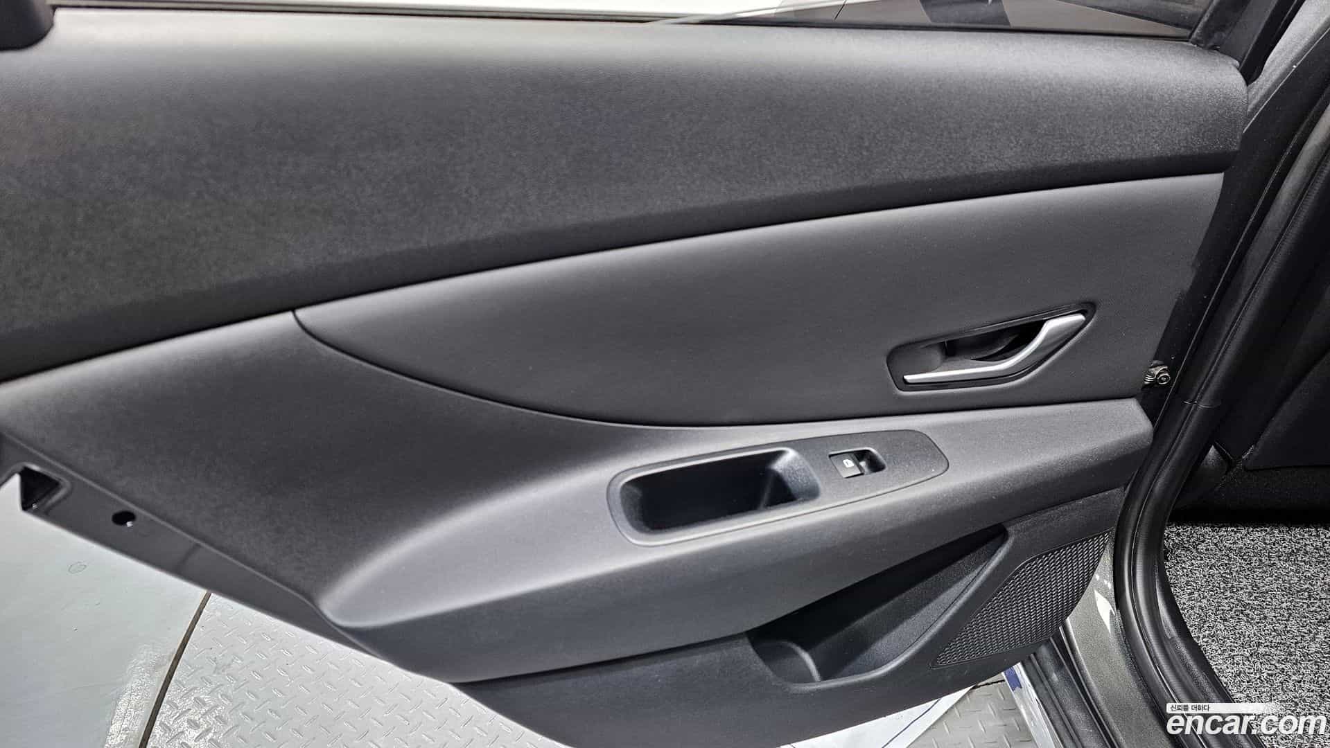 AVANTE Hyundai 2021.1-INNER-035