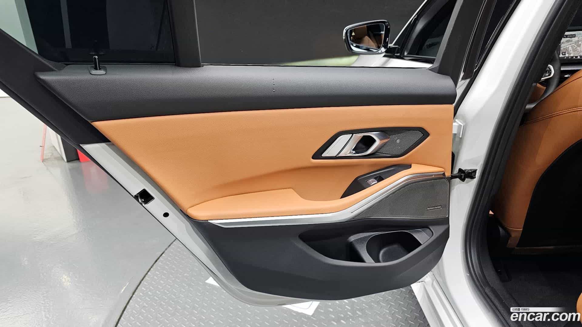 3-Series BMW 2025.10-INNER-035