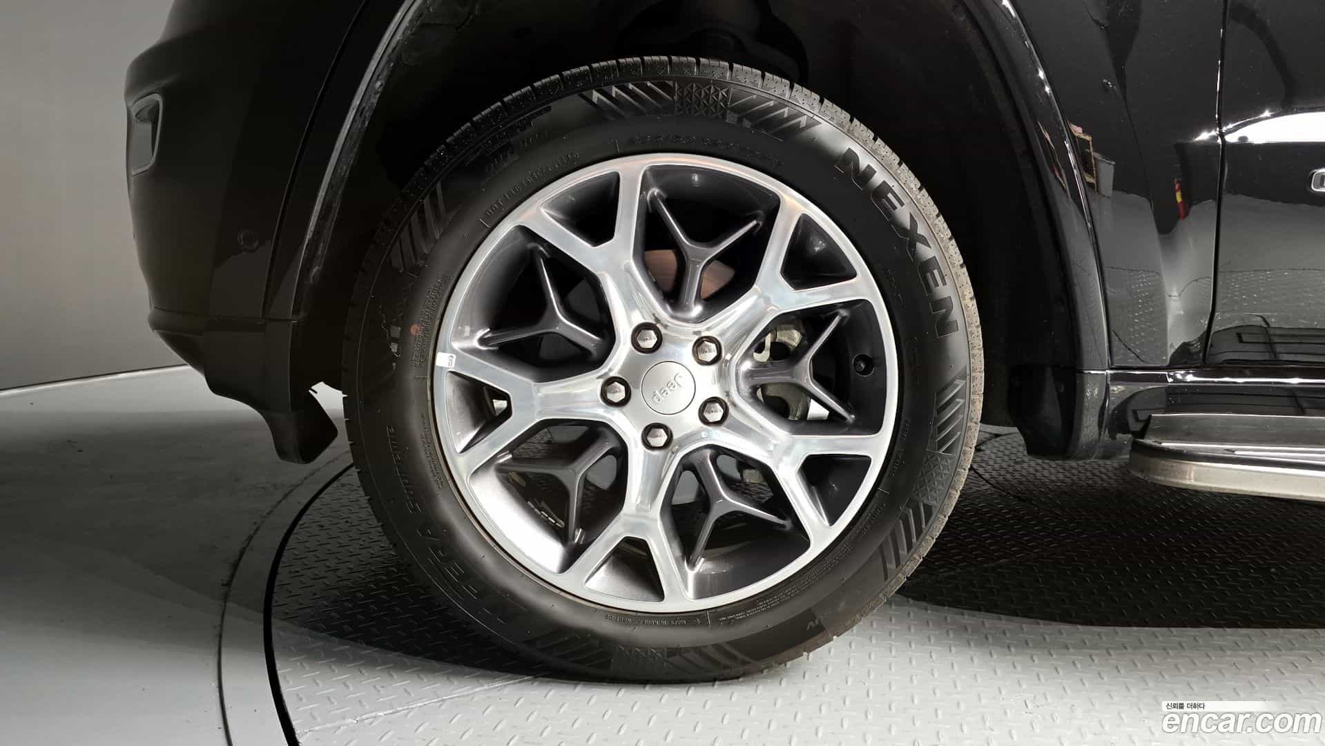 Cherokee Jeep 2020.5-OUTER-005
