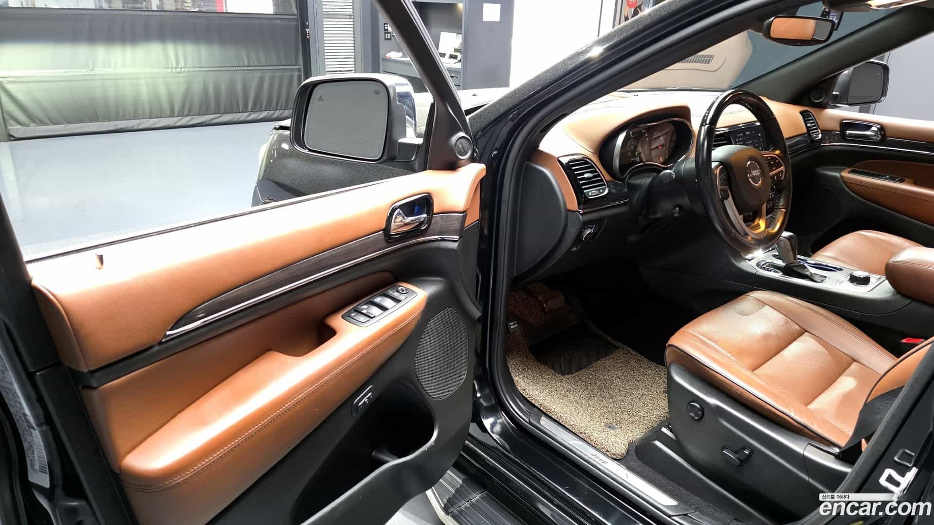 Cherokee Jeep 2020.5-INNER-010