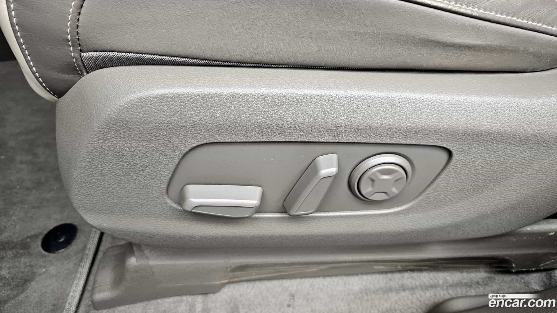 Canival Kia 2023.3-OPTION-046